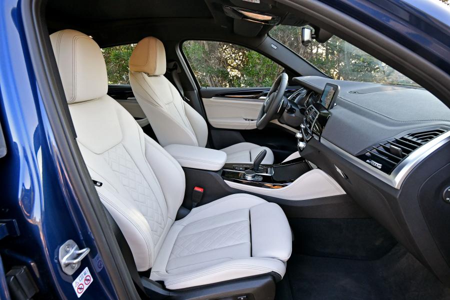 Интерьер BMW X4 xDrive30i M Sport (G02) 2018 года  (WW) (фото 2 из 36)